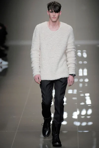 Look 17